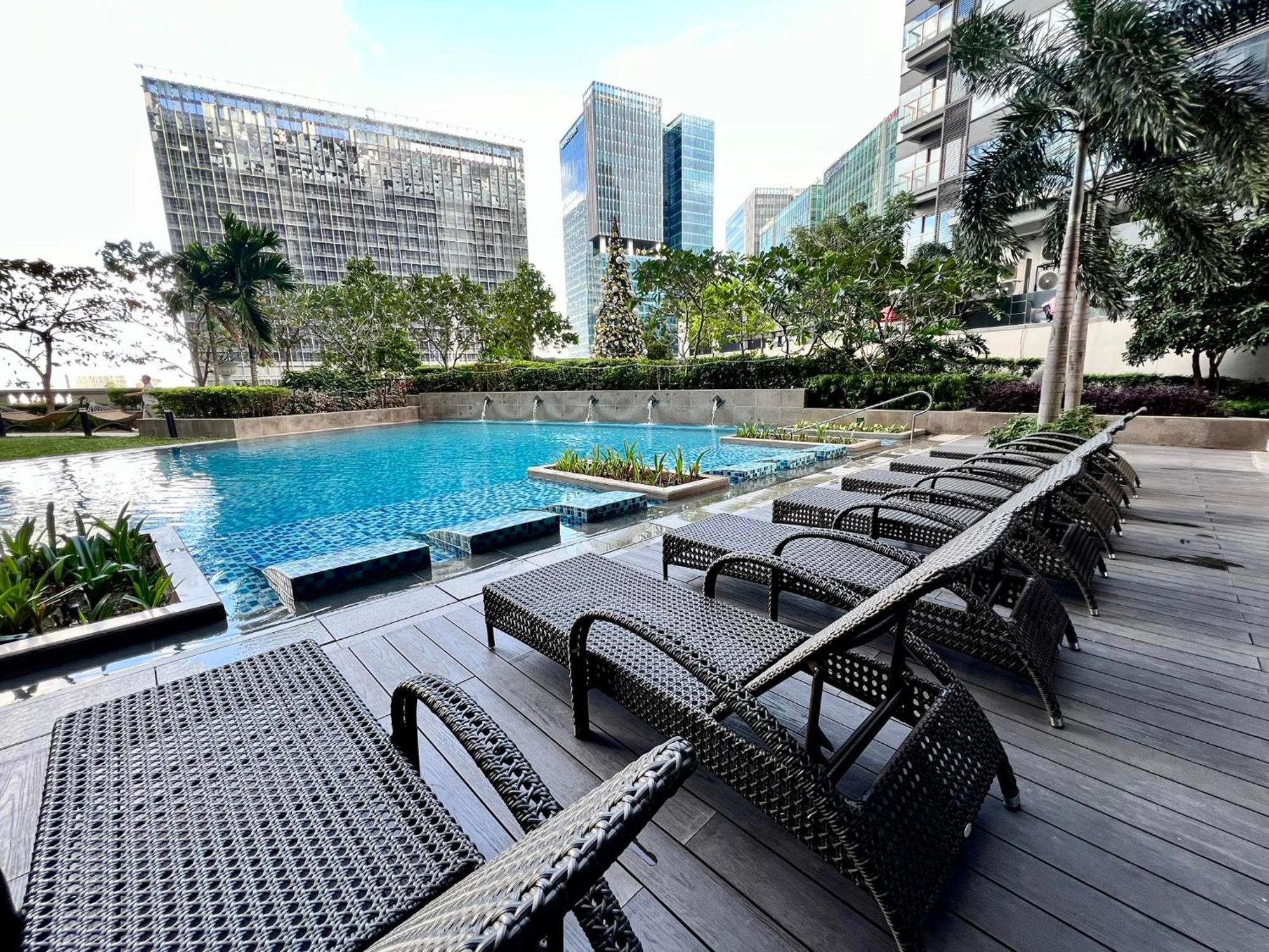 Hotel Vibe Condo At Uptown Parksuites Bgc Тагіг Екстер'єр фото