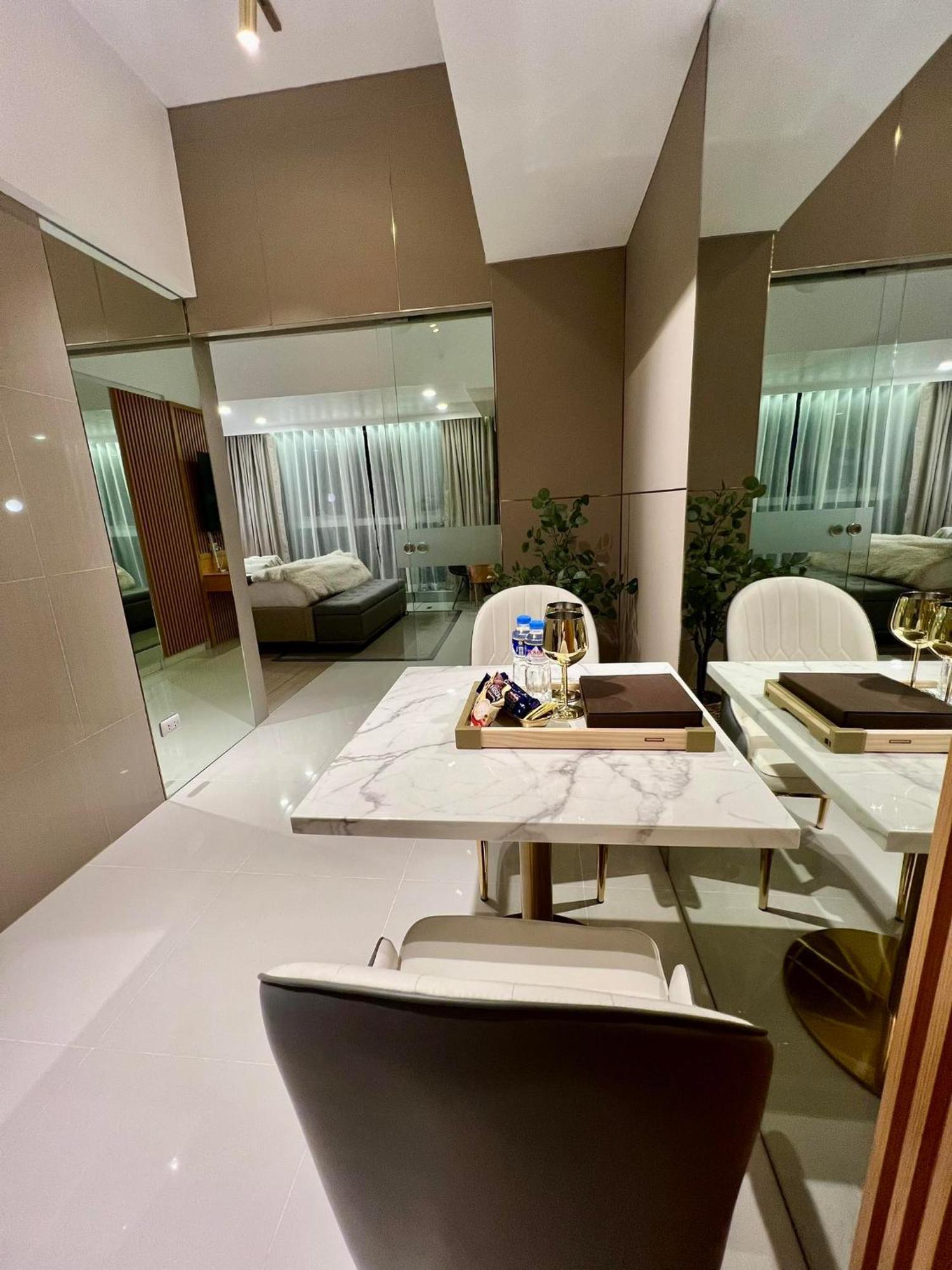 Hotel Vibe Condo At Uptown Parksuites Bgc Тагіг Екстер'єр фото